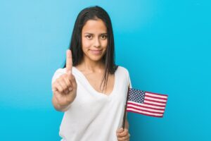 Programas como SNAP, Medicaid, CHIP y WIC continúan siendo claves para las familias latinas en Estados Unidos en 2025.